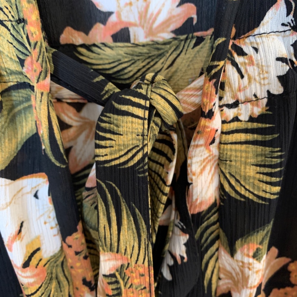Black Floral Swimsuit Cover Up L/XL Robe Style Tie Front Georgette Tropical - Picture 8 of 11
